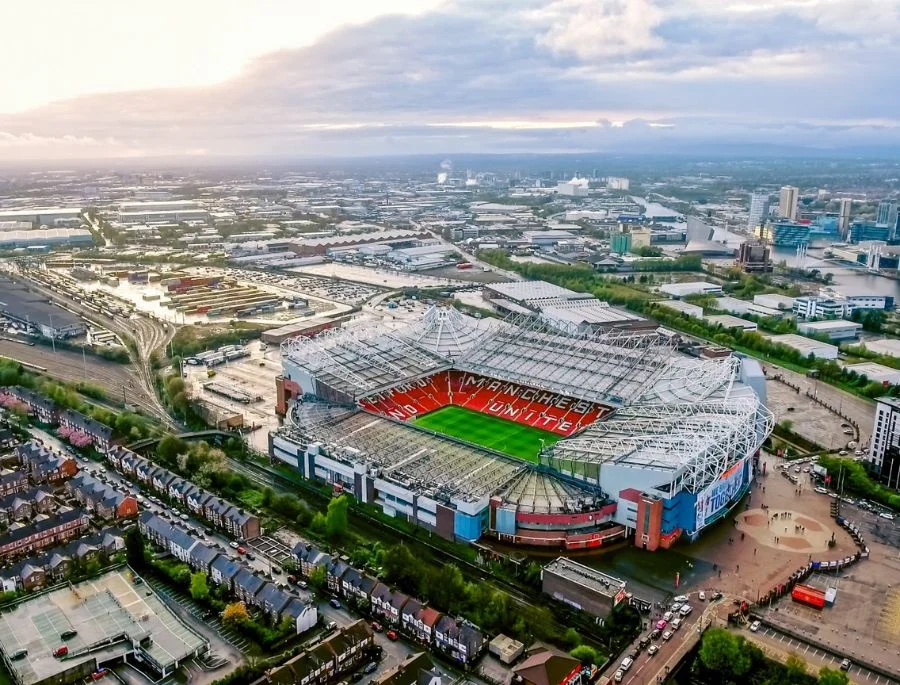 Old Trafford – Sân vận động huyền thoại là địa điểm nổi tiếng với biệt danh là “Nhà hát của những giấc mơ”