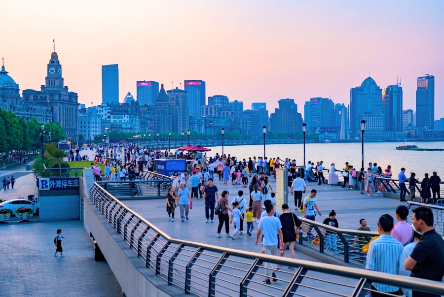 Dạo bộ dọc bến Thượng Hải là trải nghiệm không thể bỏ qua khi đến đây