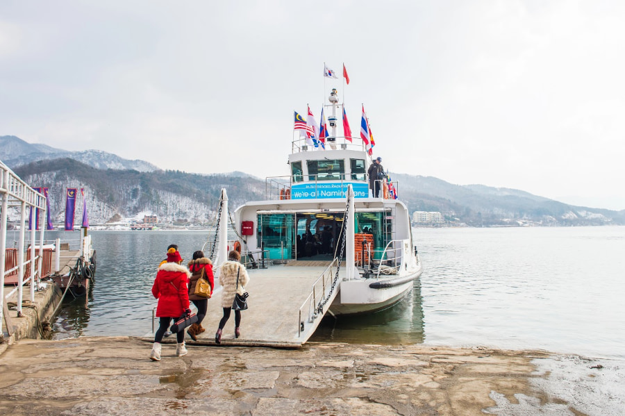 Có nhiều lựa chọn để bạn đến được hòn đảo xinh đẹp này từ Seoul, phù hợp với mọi ngân sách và sở thích