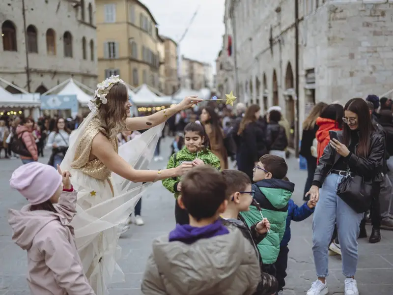 Không khí lễ hội sôi động giữa trung tâm Perugia