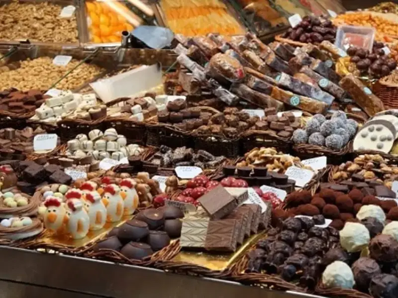 Mua chocolate làm quà