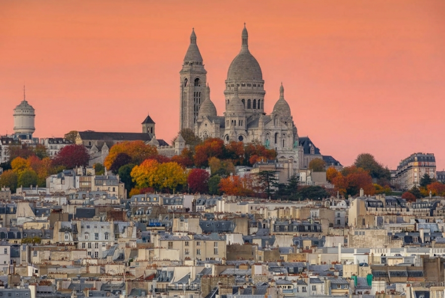 Đồi Montmartre từ lâu đã nổi tiếng là điểm hẹn của giới nghệ sĩ và những tâm hồn yêu nghệ thuật