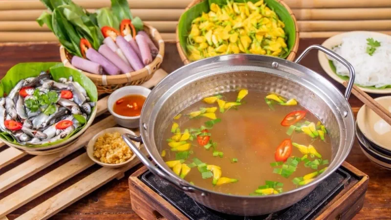 Lẩu cá linh bông điên điển