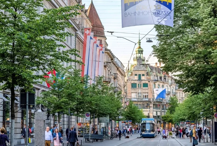 Bahnhofstrasse đại lộ mua sắm sôi động bậc nhất Zurich