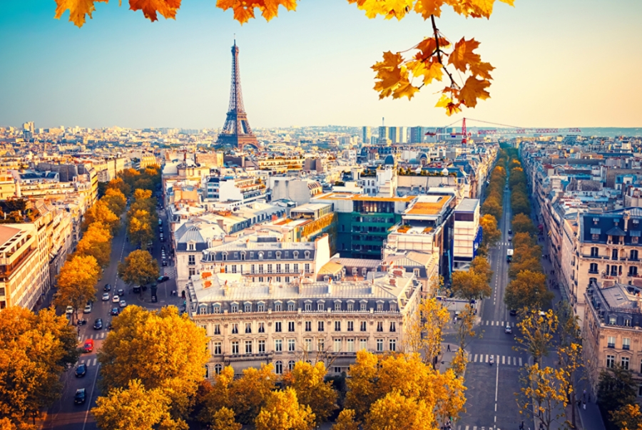 Mùa thu Paris kéo dài từ tháng 9 đến hết tháng 11 với khí hậu mát mẻ và trong lành