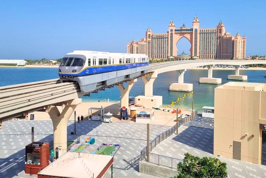 Monorail Palm Jumeirah là tuyến tàu chạy dọc thân đảo