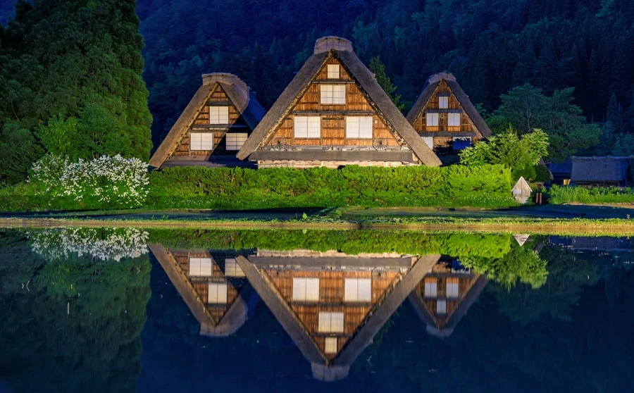 Shirakawa-go (白川郷) - Ngôi làng cổ kính giữa núi non