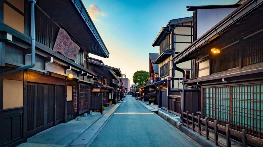 Takayama níu chân du khách bởi vẻ đẹp cổ kính và trầm mặc