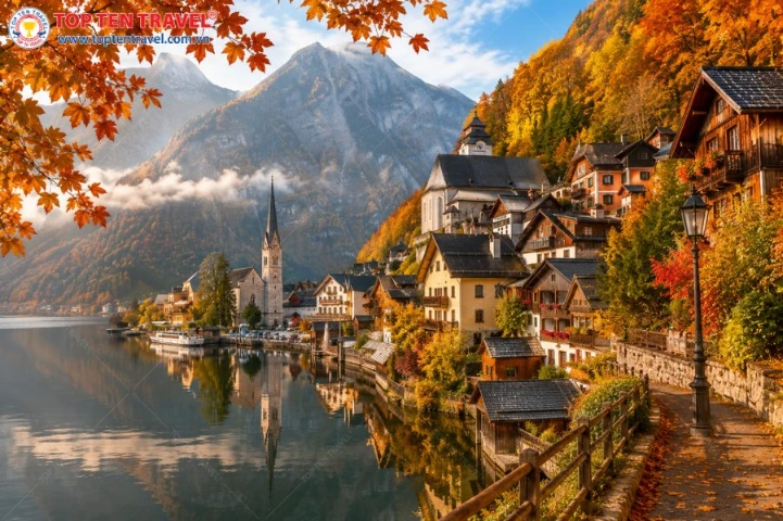 Hallstatt bình yên trong sắc thu vàng, nơi ngôi làng cổ tích nép mình bên hồ nước trong veo