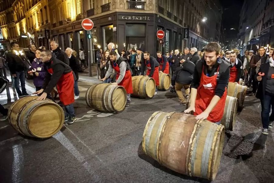Vùng Beaujolais náo nức tổ chức lễ hội chào đón loại rượu vang mới Beaujolais Nouveau