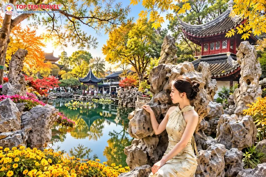 Sư Tử Lâm nổi tiếng với những khối đá Thái Hồ kỳ thú, tạo thành mê cung độc đáo giữa không gian vườn cổ Tô Châu