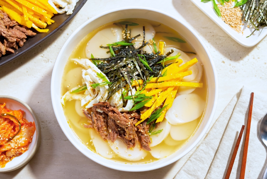 Ăn món Tteokguk vào đầu năm mang ý nghĩa khởi đầu cho một năm mới trọn vẹn