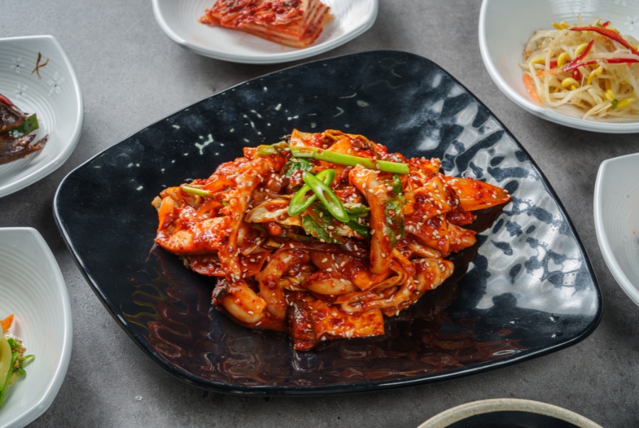Kimchi là một món ăn nổi tiếng khắp thế giới cũng là biểu tượng cho nền ẩm thực Hàn Quốc