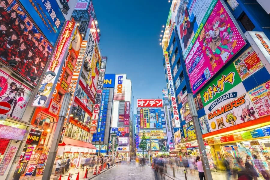 Akihabara là một trong những địa điểm lý tưởng để bạn tìm kiếm các món đồ công nghệ độc đáo