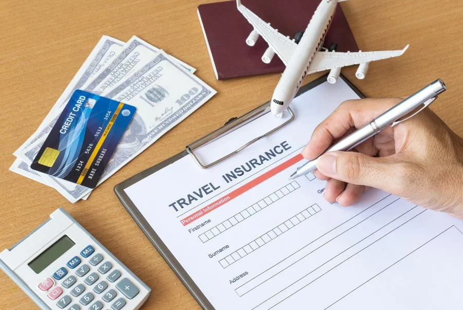 Một số các loại giấy tờ quan trọng nhất khi đi du lịch Trung Quốc là hộ chiếu, visa hoặc giấy thông hành