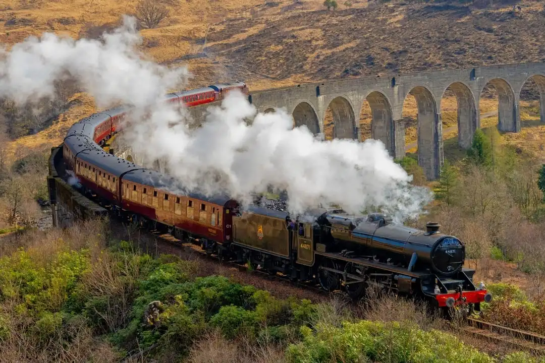 West Highland Line là một lựa chọn nổi bật dành cho du khách muốn khám phá cảnh quan Scotland
