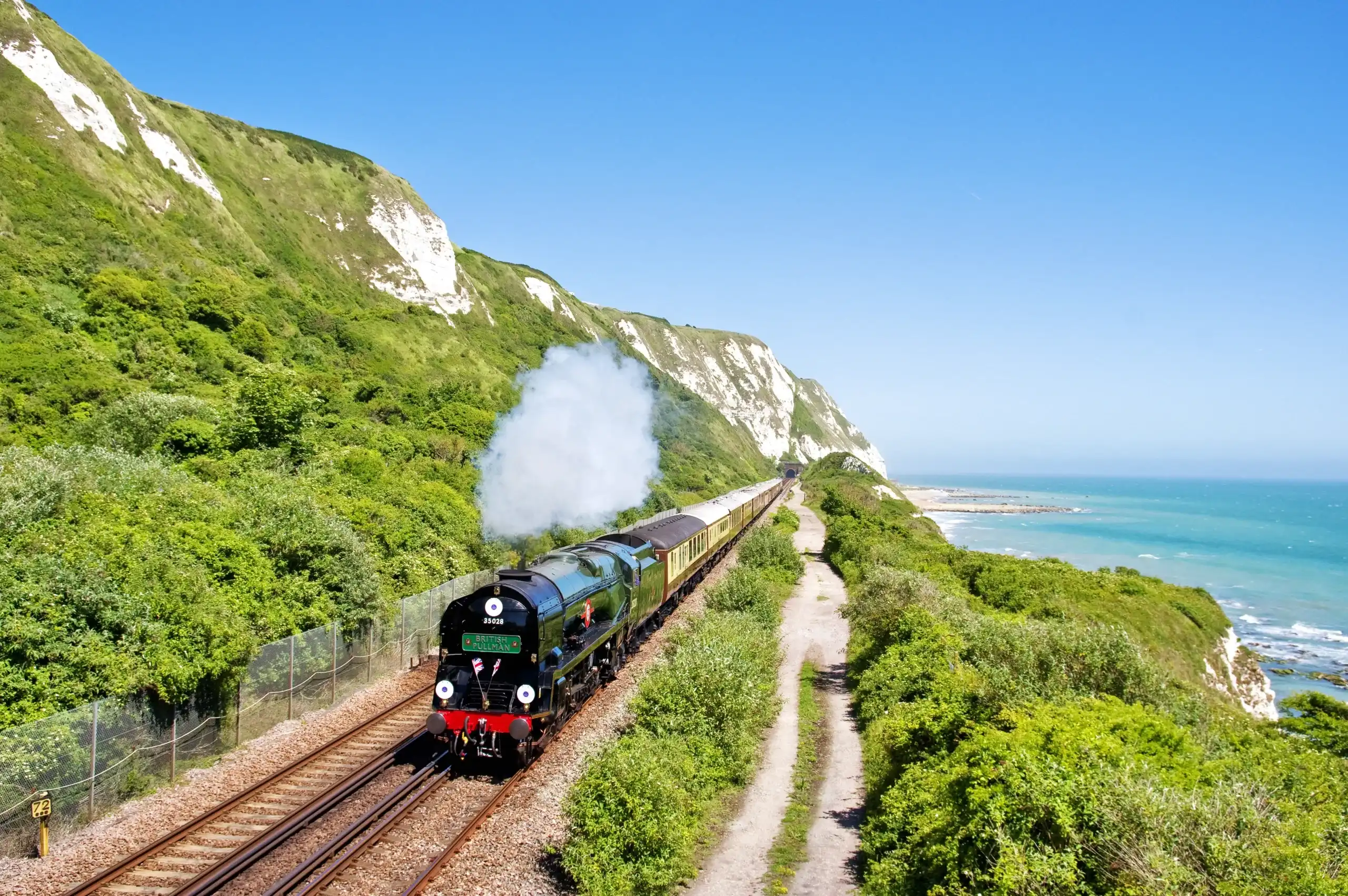 Belmond British Pullman là lựa chọn dành cho du khách muốn trải nghiệm tàu cổ điển