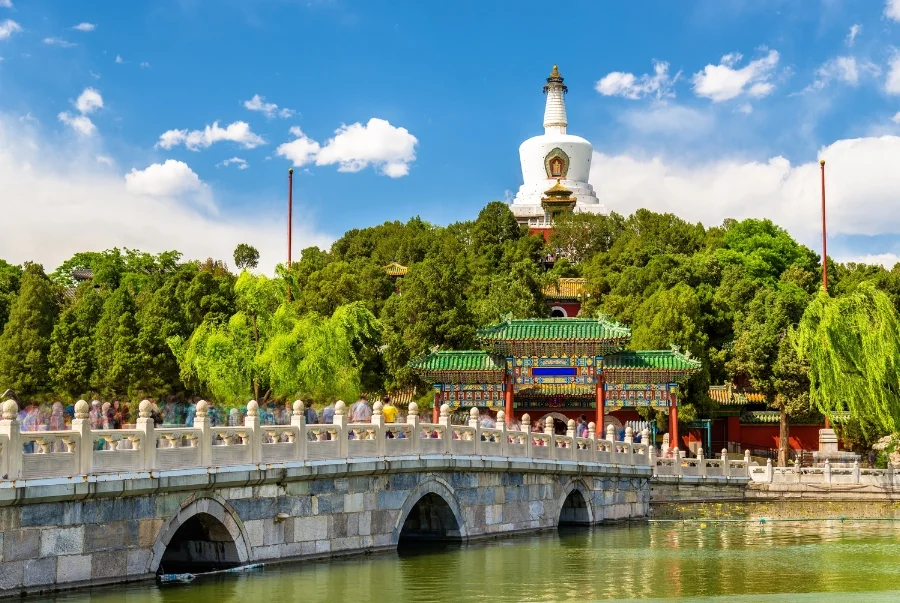 Công viên Bắc Hải có lịch sử hơn một nghìn năm và từng là khu vườn hoàng gia của nhiều triều đại