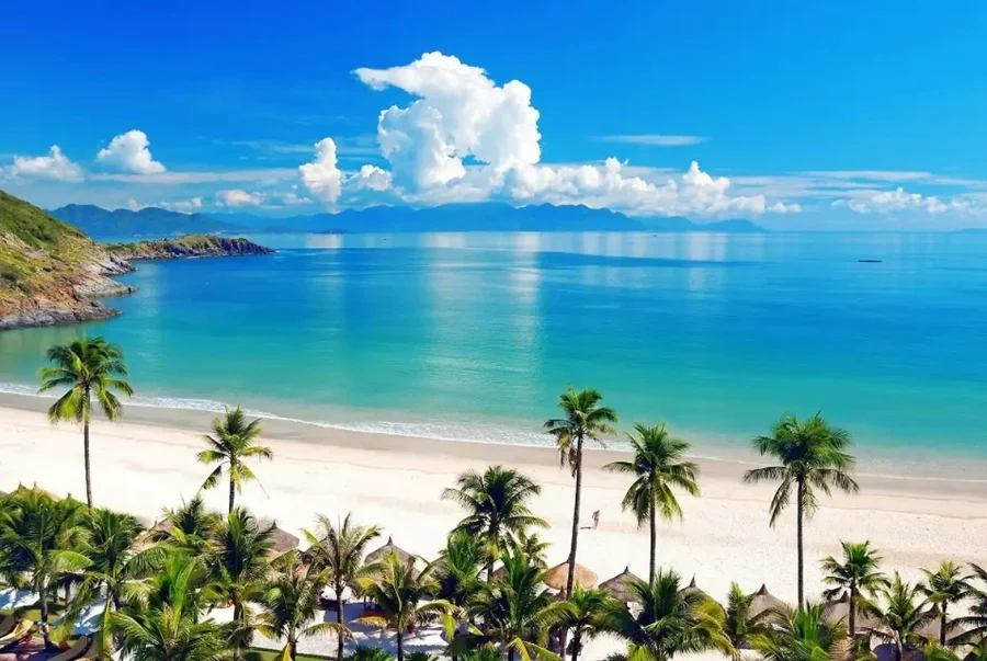 Bãi biển Mỹ Khê là một trong những bãi biển đẹp nhất Việt Nam