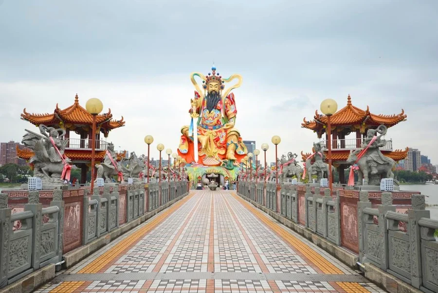 Chùa Zuoying Yuandi nổi bật với tượng thờ Ngọc Hoàng Đại Đế