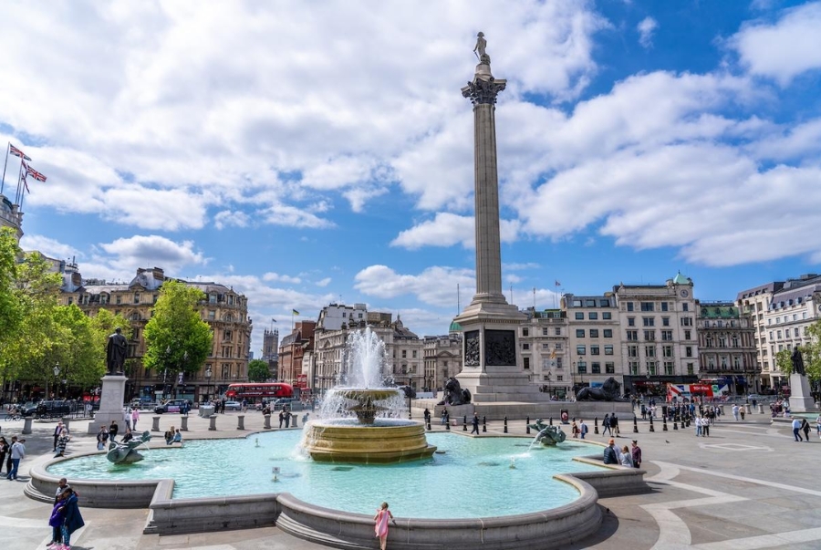 Trafalgar Square là quảng trường trung tâm nổi tiếng bậc nhất London
