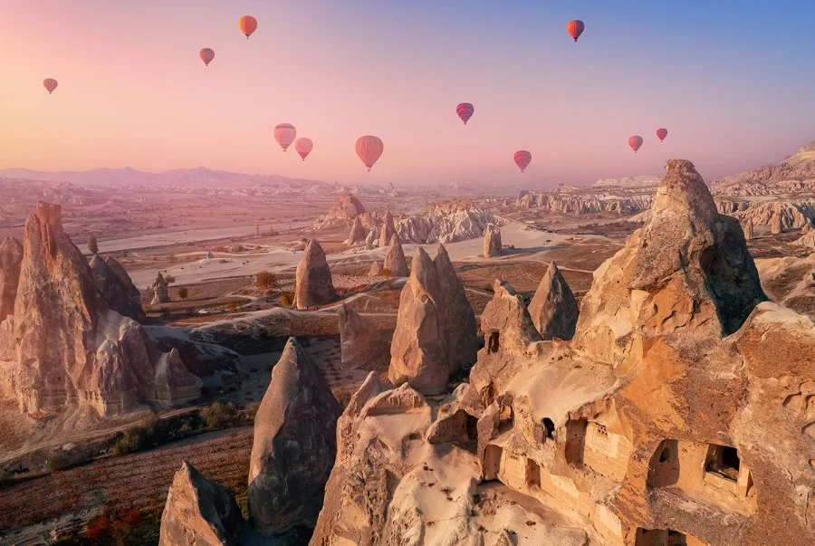 Thung lũng Göreme được UNESCO công nhận và là nơi lưu giữ nhiều chứng tích lịch sử của Cappadocia