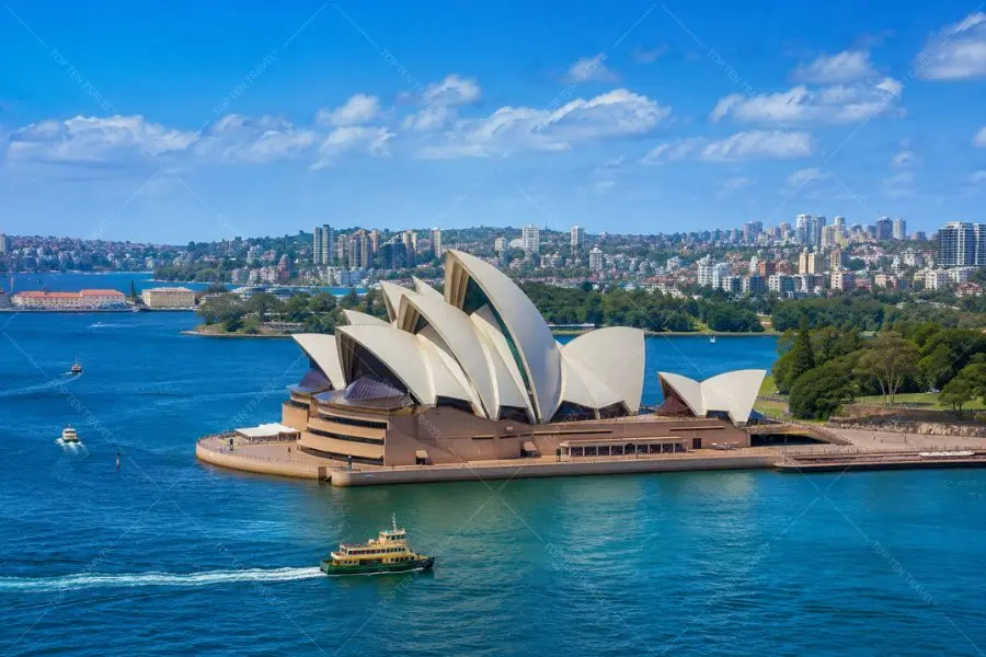 Toàn cảnh Opera House nhìn từ vịnh Sydney vào lúc trời trong xanh