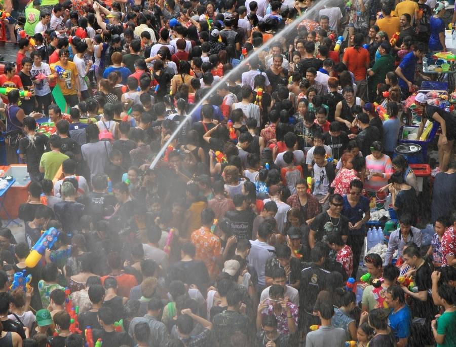 Lễ hội Songkran không chỉ thu hút bởi ý nghĩa tâm linh sâu sắc mà còn bởi hàng loạt hoạt động đặc sắc