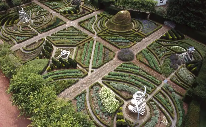 Vườn Cosmic Speculation tại Scotland