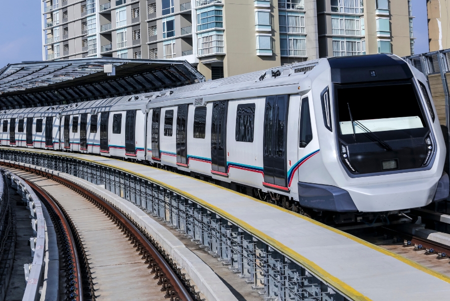 Tàu điện ngầm là phương tiện di chuyển phổ biến nhất được nhiều khách du lịch lựa chọn