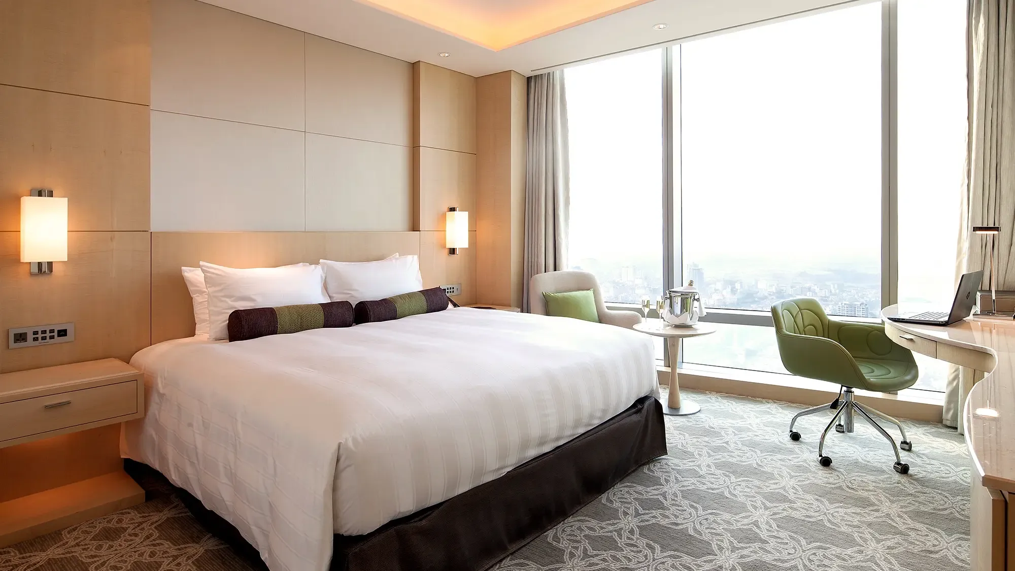 Đặt chỗ ở sớm và chọn vị trí hợp lý