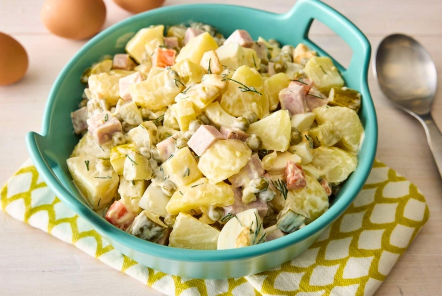 Olivier Salad là món salad truyền thống rất nổi tiếng của Nga