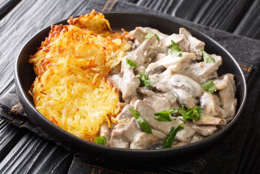  Zürcher Geschnetzeltes được xem là một biểu tượng tinh tế trong nền ẩm thực Thụy Sĩ