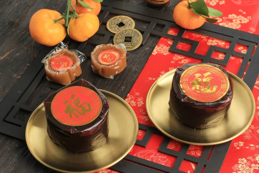 Bánh tổ Nian Gao là món ăn mang ý nghĩa may mắn và thăng tiến trong năm mới