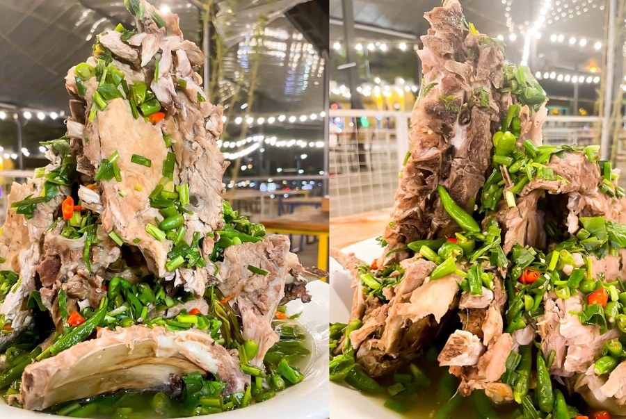 Món sườn cay khổng lồ Thái Lan nổi tiếng với hương vị chua cay kết hợp với vị ngọt tự nhiên của sườn