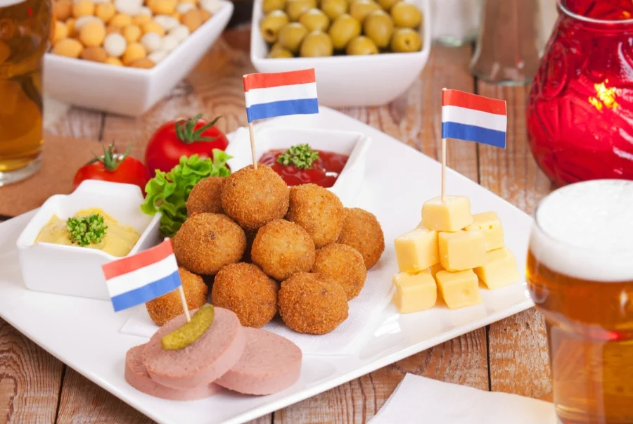 Một số món ăn tiêu biểu nên thử khi đến du lịch Hà Lan