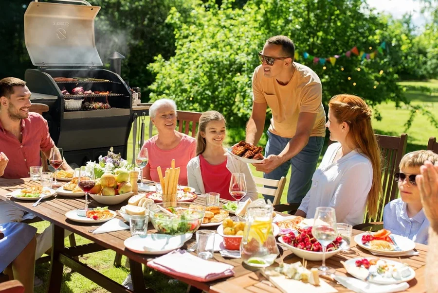 Những bữa tiệc BBQ là một trong những hoạt động mang nét văn hoá đặc trưng của người dân nơi đây