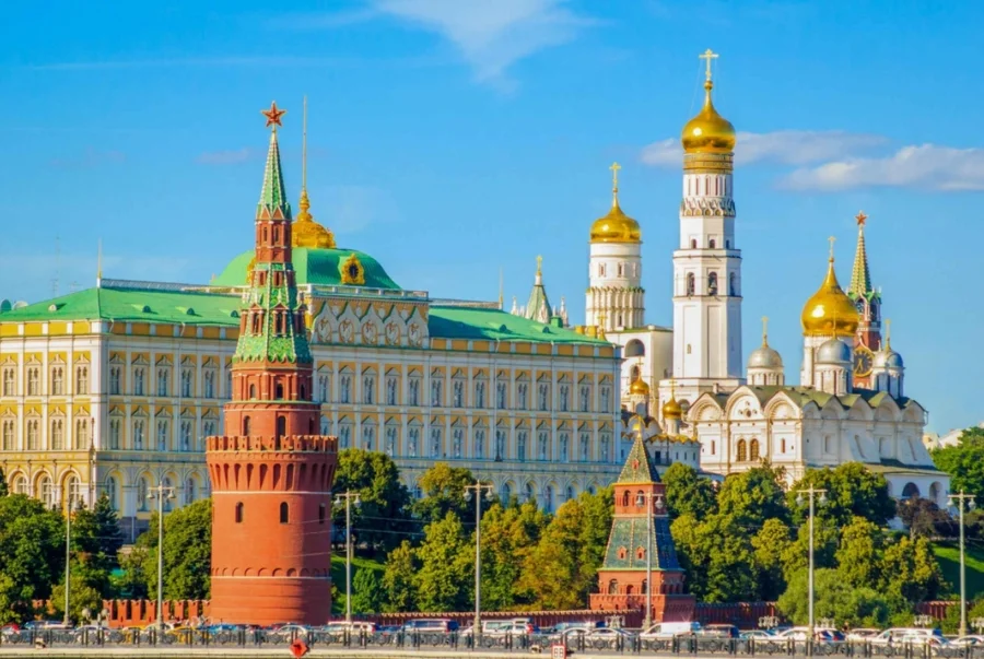 Điện Kremlin là quần thể pháo đài lịch sử và chính trị của Nga