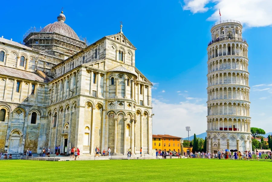 Tháp nghiêng Pisa là hình ảnh quen thuộc khi nhắc về nước Ý
