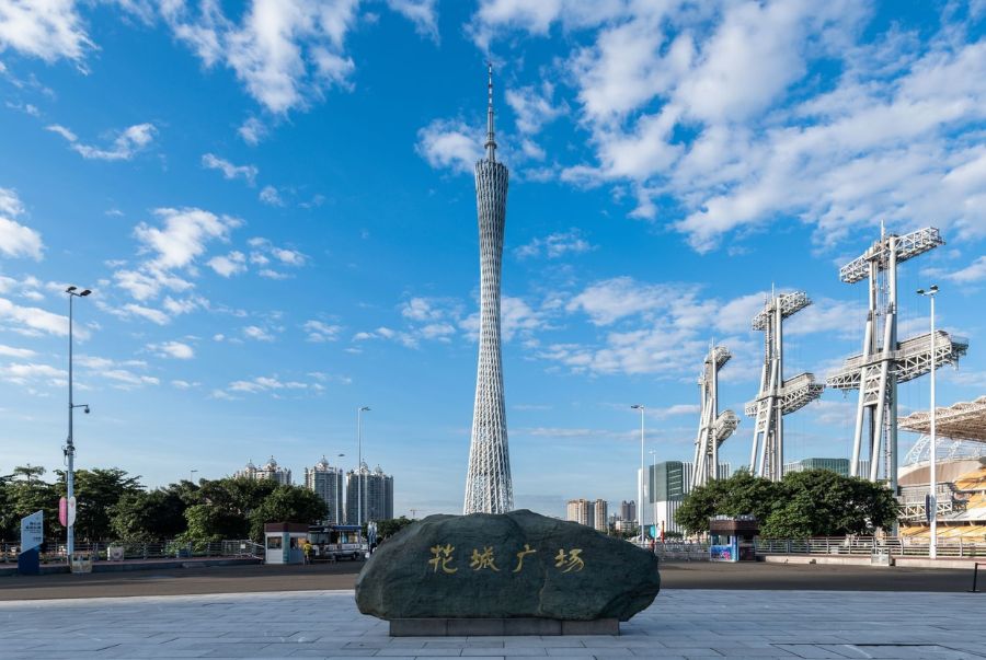 Tháp Quảng Châu vươn mình như một biểu tượng kiến trúc đầy kiêu hãnh của thành phố