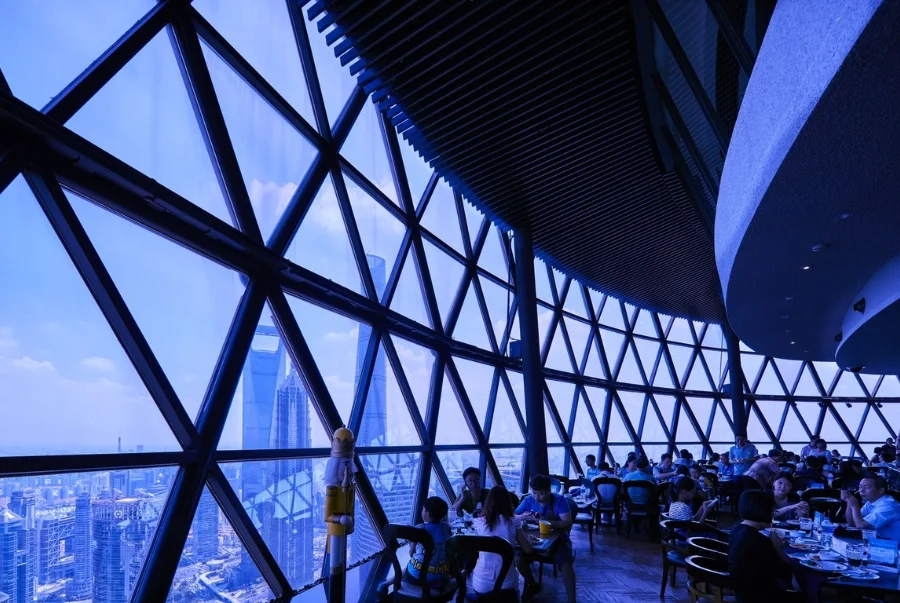Nhà hàng xoay chậm 360 độ giúp bạn chiêm ngưỡng toàn cảnh Thượng Hải