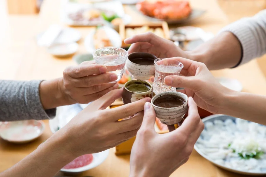 Rượu Sake không chỉ là một thức uống truyền thống mà còn là một phần không thể thiếu trong văn hóa và lễ hội Nhật Bản