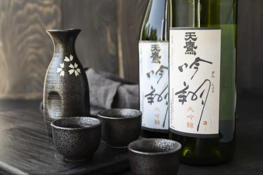 Rượu sake Nhật Bản không chỉ là một loại đồ uống mà còn là một phần không thể thiếu trong văn hóa và lịch sử của đất nước này