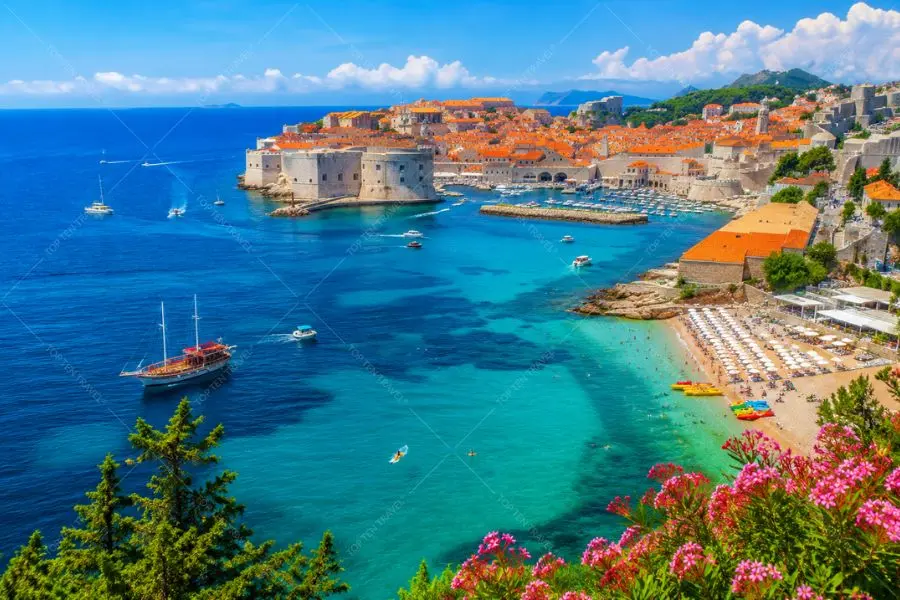 Croatia gây ấn tượng với những thị trấn ven biển cổ kính và bầu không khí mùa hè đầy sức sống