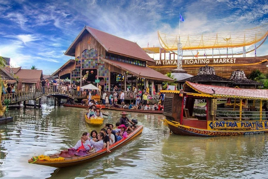 Chợ nổi Pattaya được xây dựng với mục đích tái hiện không gian sinh hoạt sông nước truyền thống của Thái