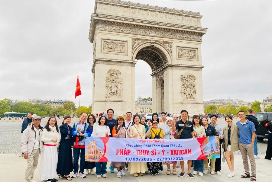 Khải Hoàn Môn là một trong những địa điểm check-in nổi tiếng khi đến Paris