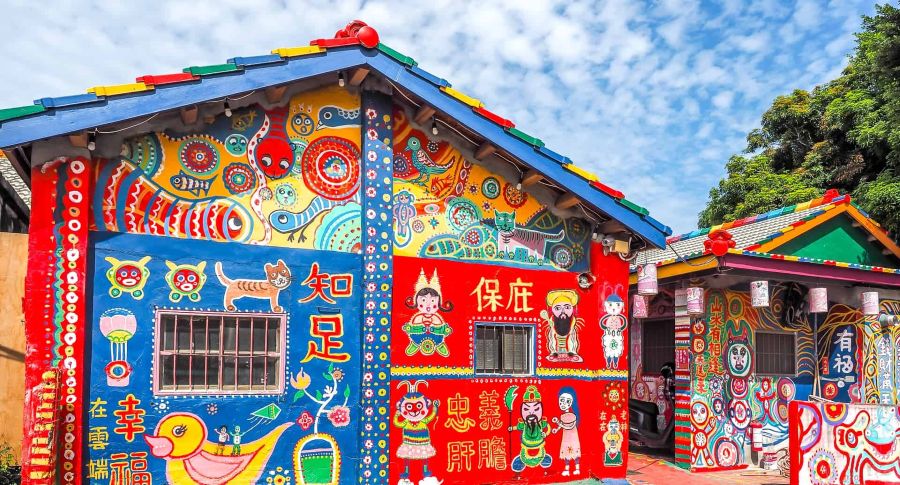 Làng Cầu Vồng đã trở thành điểm check-in không thể thiếu của du khách mỗi khi đến Đài Trung