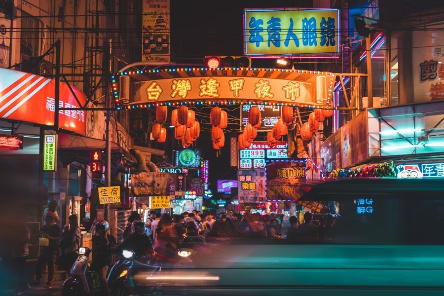 Chợ đêm Fengjia là khu chợ sầm uất bậc nhất thành phố