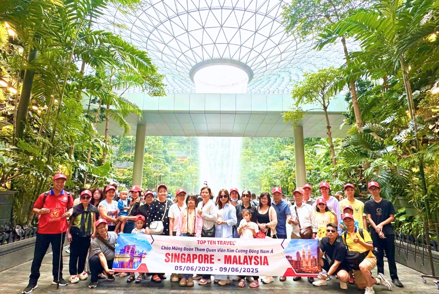 Jewel Changi là địa điểm chụp ảnh yêu thích của hầu hết du khách khi đến du lịch Singapore