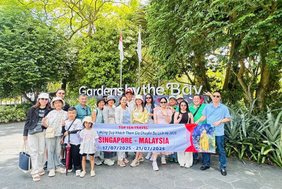 Gardens by the Bay được biết đến là một khu vườn nhân tạo rộng lớn và nổi tiếng bật nhất thế giới